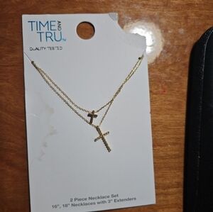 *Free w BUNDLE* Cross necklace NEW